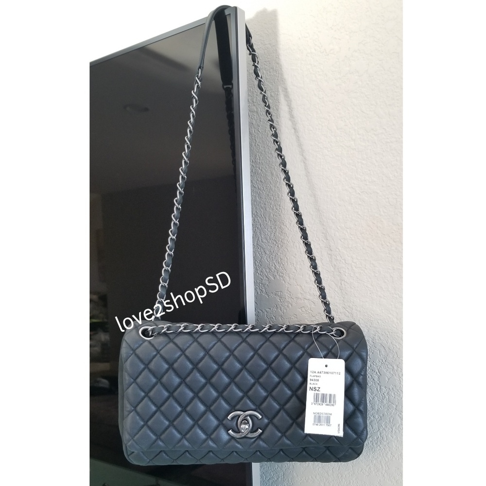 SOLD! NWT Chanel Quilted Large Bubble Flip - Picture 1 of 4